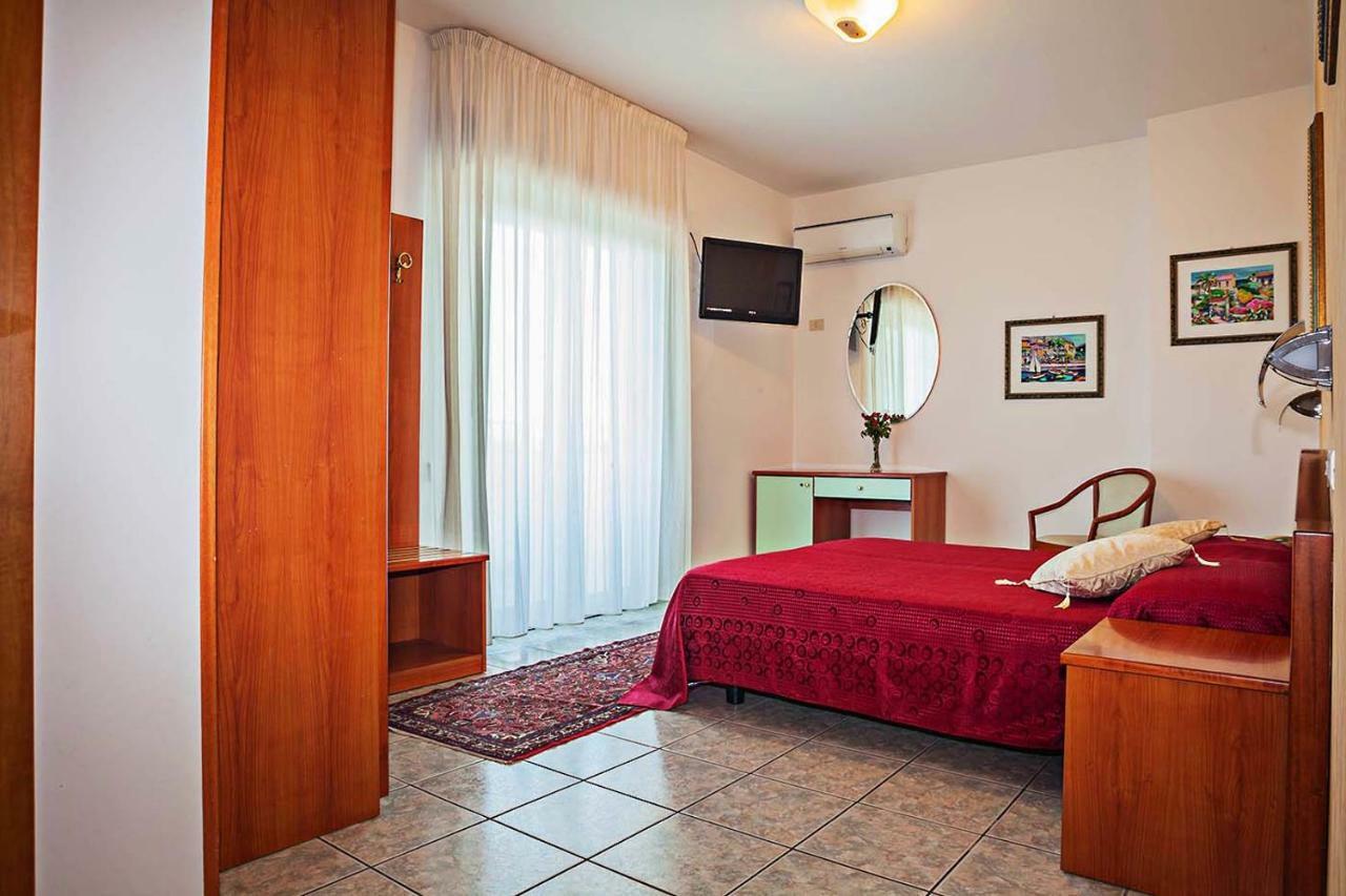Hotel Haus Charlotte San Benedetto del Tronto Ngoại thất bức ảnh
